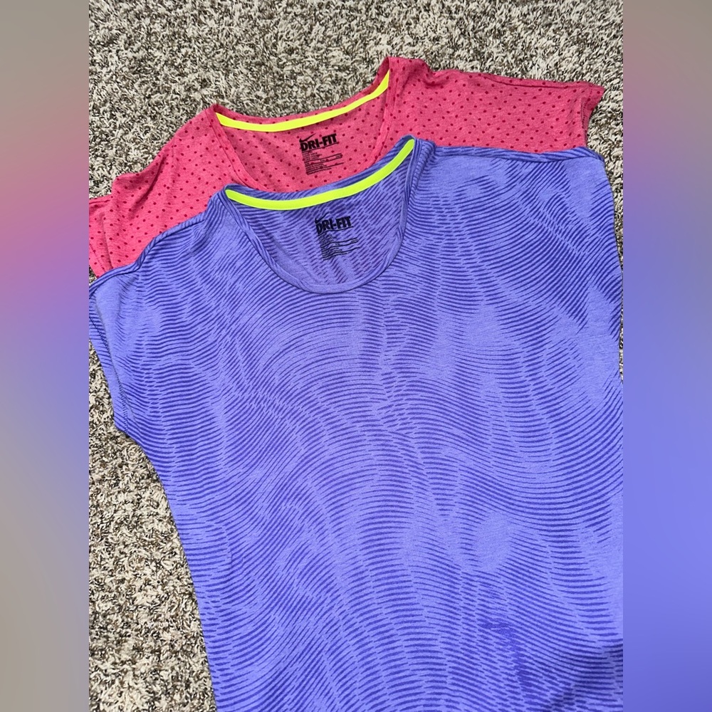 Nike women’s tops